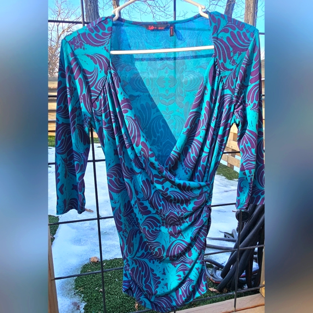 Sofia Vergara Size XS Turquoise & Navy Blue Top